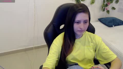 Snapshot of taniadevil_69 chatting on December 18, 3:11 pm Tania  online show from December 18, 3:11 pm