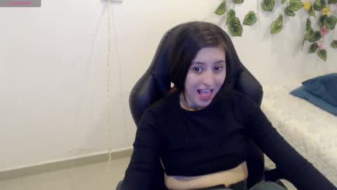 Snapshot of taniadevil_69 chatting on December 30, 3:24 pm Tania  online show from December 30, 3:24 pm