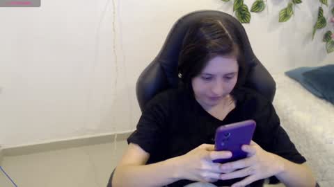 Snapshot of taniadevil_69 chatting on January 4, 2:25 pm Tania  online show from January 4, 2:25 pm