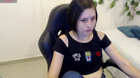 Snapshot of taniadevil_69 chatting on January 8, 1:41 pm Tania  online show from January 8, 1:41 pm