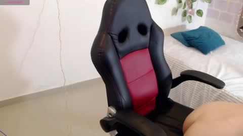 Snapshot of taniadevil_69 chatting on January 14, 8:37 pm Tania  online show from January 14, 8:37 pm