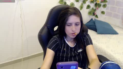 Snapshot of taniadevil_69 chatting on February 1, 3:18 pm Tania  online show from February 1, 3:18 pm