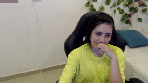 Snapshot of taniadevil_69 chatting on February 5, 5:20 pm Tania  online show from February 5, 5:20 pm