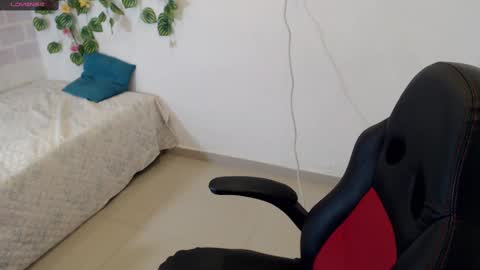 Snapshot of taniadevil_69 chatting on March 8, 5:22 pm Tania  online show from March 8, 5:22 pm