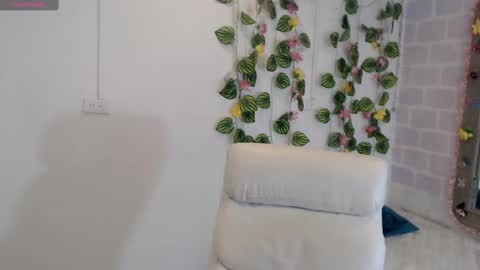 Snapshot of taniadevil_69 chatting on October 23, 5:33 pm Tania  online show from October 23, 5:33 pm