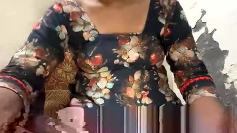 Snapshot of taniya_roy4628 chatting on May 19, 5:36 am taniya_roy4628 online show from May 19, 5:36 am