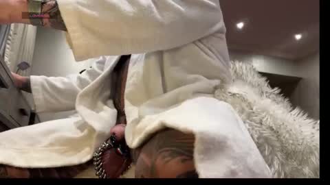 Tank Guy online show from March 28, 9:25 pm