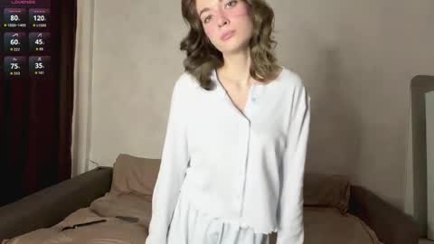 Mia online show from April 1, 6:14 am