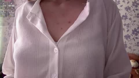 Mia online show from April 21, 4:08 am