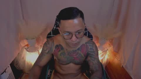 Snapshot of tannedskinmatty chatting on December 9, 9:16 pm Matty online show from December 9, 9:16 pm