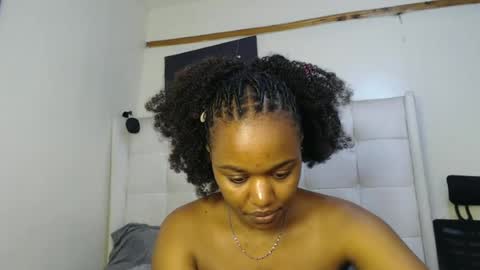 Snapshot of tannia004 chatting on July 9, 5:33 am tania online show from July 9, 5:33 am