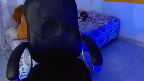 Tanya Joseph online show from December 6, 1:29 am