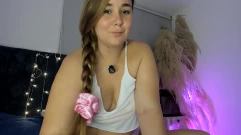 tara__ online show from April 13, 1:33 am