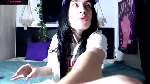 Snapshot of tara_joi chatting on December 10, 4:06 pm Tara online show from December 10, 4:06 pm