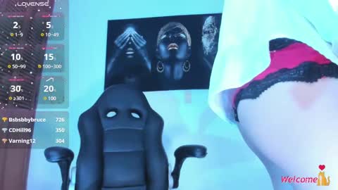 xemy Please help me to reach 1000 thumbs up online show from December 14, 11:45 pm