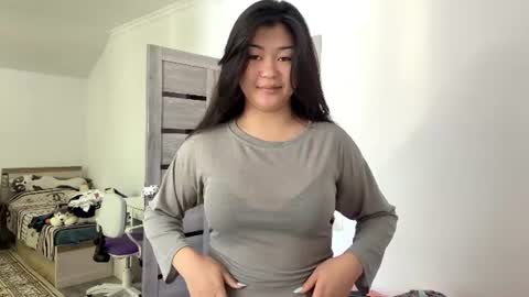 Snapshot of tarafitzgerald chatting on August 1, 8:46 am Naomi online show from August 1, 8:46 am