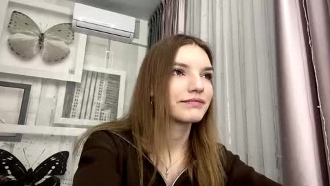 Mia online show from March 7, 10:45 am