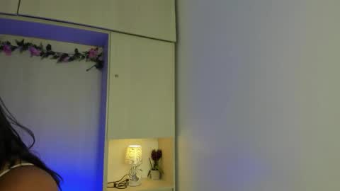  T A R A  online show from October 29, 4:15 am