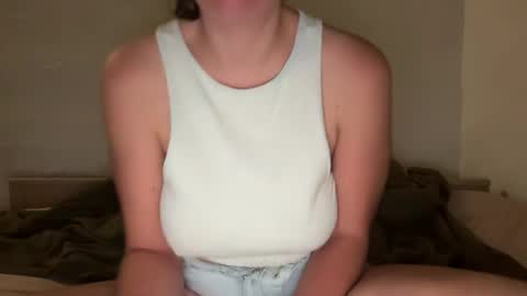 Snapshot of tarcymoon chatting on July 27, 1:01 am tracypussy online show from July 27, 1:01 am