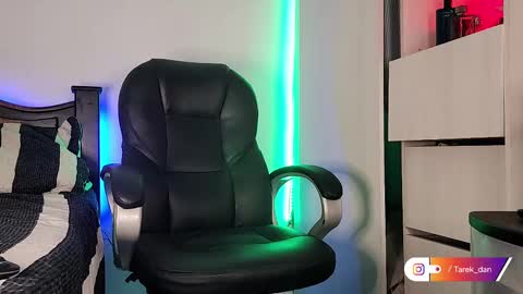 Snapshot of tarek_dan chatting on February 15, 9:27 am Tarek online show from February 15, 9:27 am