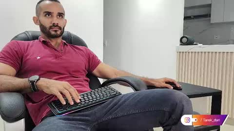 Snapshot of tarek_dan chatting on February 25, 11:08 am Tarek online show from February 25, 11:08 am