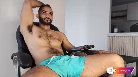 Snapshot of tarek_dan chatting on February 28, 11:25 am Tarek online show from February 28, 11:25 am