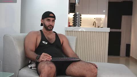 Snapshot of tarek_dan chatting on October 10, 1:04 am Tarek online show from October 10, 1:04 am