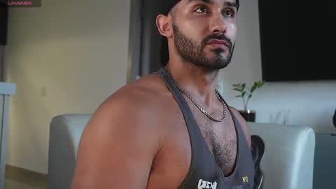 Snapshot of tarek_dan chatting on October 30, 9:04 pm Tarek online show from October 30, 9:04 pm