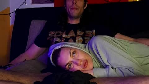 T  J   online show from October 29, 7:54 am