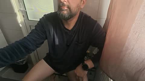 Snapshot of tarkan198 chatting on November 9, 7:28 am tarkan198 online show from November 9, 7:28 am