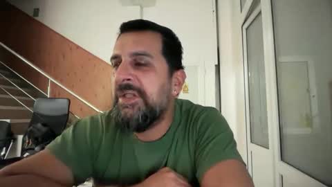 Snapshot of tarkan198 chatting on November 10, 6:51 pm tarkan198 online show from November 10, 6:51 pm