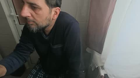 Snapshot of tarkan198 chatting on November 18, 8:19 am tarkan198 online show from November 18, 8:19 am