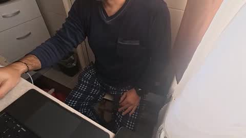 Snapshot of tarkan198 chatting on November 21, 8:57 am tarkan198 online show from November 21, 8:57 am