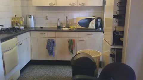 Genaro Thode online show from September 17, 6:04 am