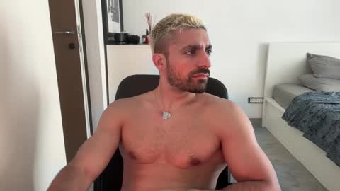 tarquit8 online show from September 20, 1:56 pm