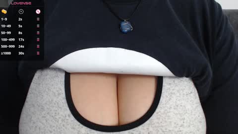 tarrant_ online show from February 15, 6:01 pm