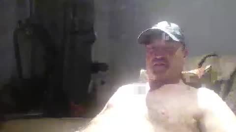 Snapshot of tarzeny77 chatting on April 27, 3:15 am tarzeny77 online show from April 27, 3:15 am