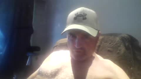 Snapshot of tarzeny77 chatting on July 7, 9:19 pm tarzeny77 online show from July 7, 9:19 pm
