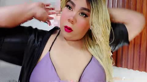Snapshot of tasha_gatti chatting on April 26, 3:21 pm instagram Gattitasha online show from April 26, 3:21 pm