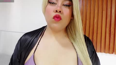 Snapshot of tasha_gatti chatting on May 10, 3:17 pm instagram Gattitasha online show from May 10, 3:17 pm