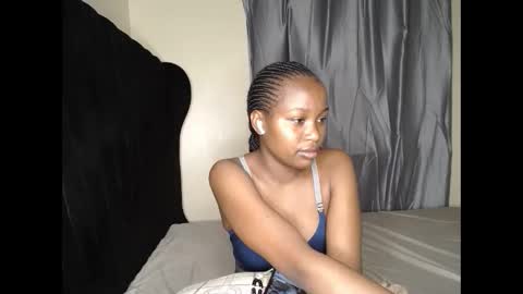 Snapshot of tasha_kimmy chatting on September 19, 6:19 pm Ireen online show from September 19, 6:19 pm