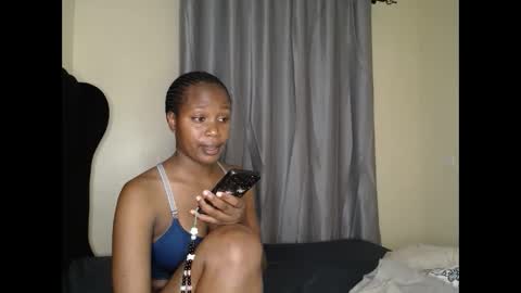 Snapshot of tasha_kimmy chatting on October 1, 4:02 pm Ireen online show from October 1, 4:02 pm