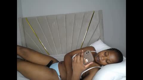 Snapshot of tasha_kimmy chatting on March 14, 2:06 am Ireen online show from March 14, 2:06 am