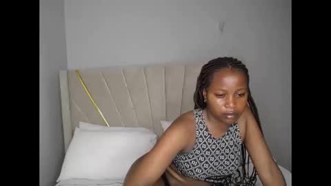 Snapshot of tasha_kimmy chatting on April 13, 12:38 am Ireen online show from April 13, 12:38 am