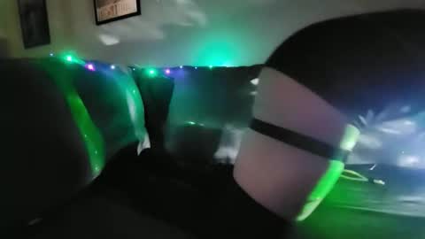 Snapshot of tashaclouds chatting on February 6, 9:12 am tashaclouds online show from February 6, 9:12 am