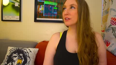 Snapshot of task_manager chatting on October 19, 12:50 pm Vivian Clark online show from October 19, 12:50 pm