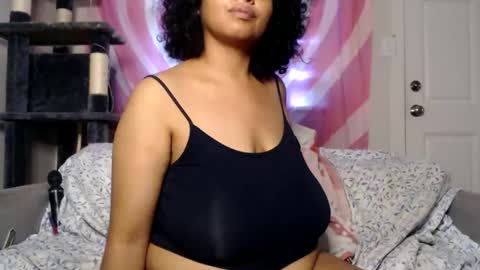 Snapshot of tasteekitty chatting on November 1, 12:12 am Tastee Kitty online show from November 1, 12:12 am