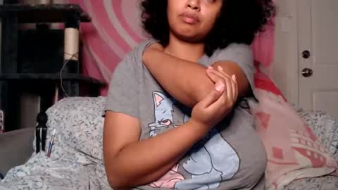 Snapshot of tasteekitty chatting on November 2, 9:00 am Tastee Kitty online show from November 2, 9:00 am