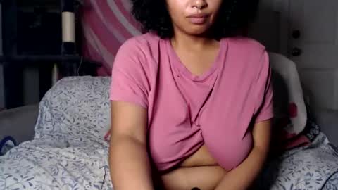 Snapshot of tasteekitty chatting on November 23, 8:36 am Tastee Kitty online show from November 23, 8:36 am