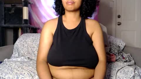 Snapshot of tasteekitty chatting on November 23, 11:15 pm Tastee Kitty online show from November 23, 11:15 pm